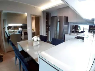 For rent 2 ベッドルーム condo in Phra Khanong, Bangkok