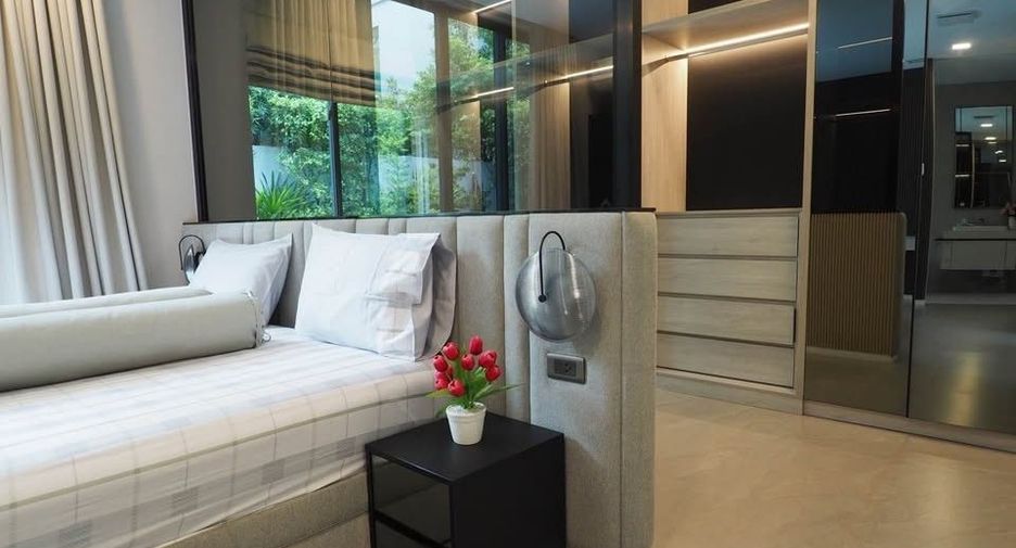 Casa en alquiler de 4 habitaciones en Saphan Sung, Bangkok
