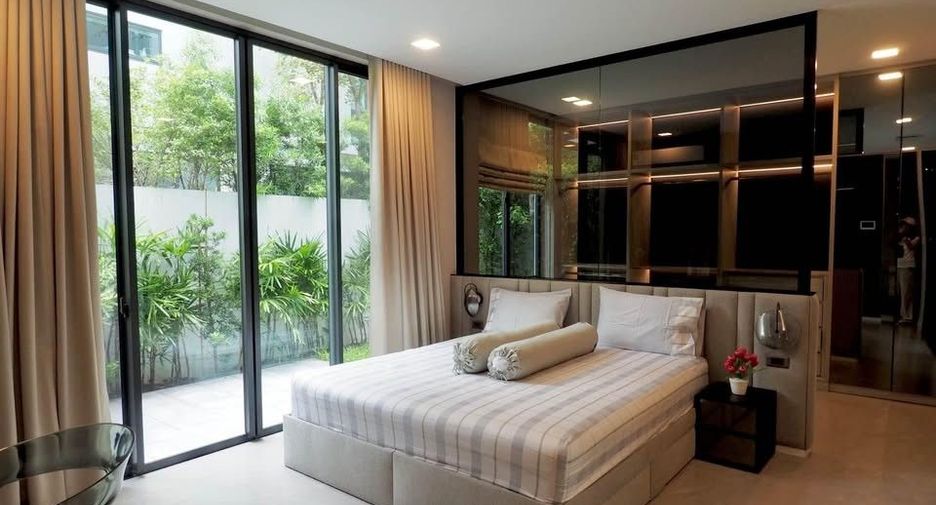 Casa en alquiler de 4 habitaciones en Saphan Sung, Bangkok
