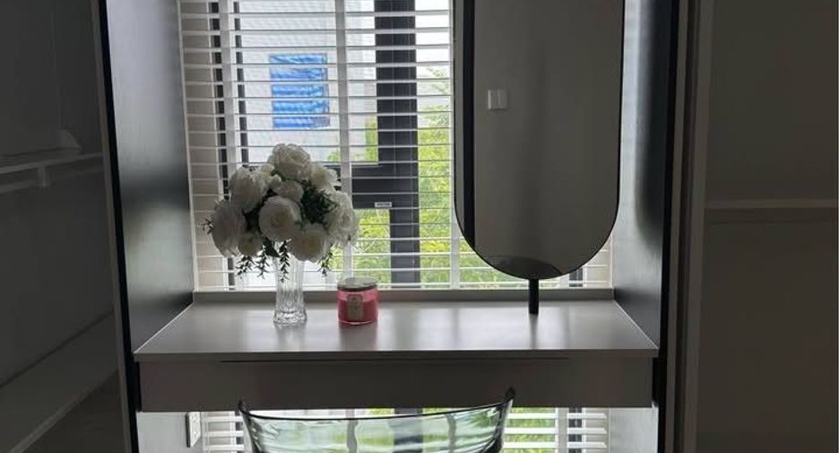 Casa en alquiler de 4 habitaciones en Saphan Sung, Bangkok