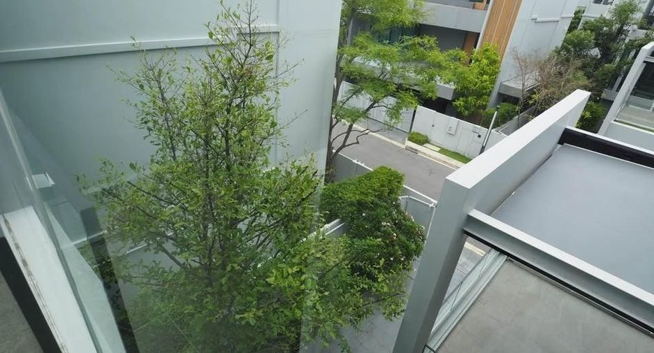 Casa en alquiler de 4 habitaciones en Saphan Sung, Bangkok