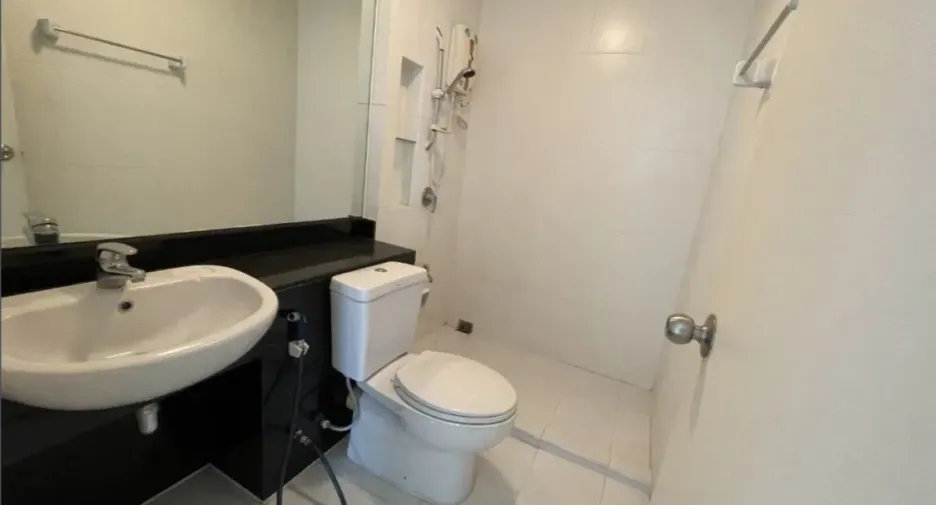Condo en alquiler de 2 habitaciones en Thon Buri, Bangkok
