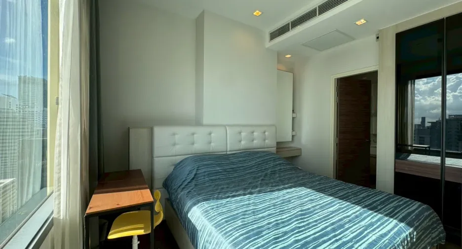 For rent 2 bedrooms condo in Watthana, Bangkok