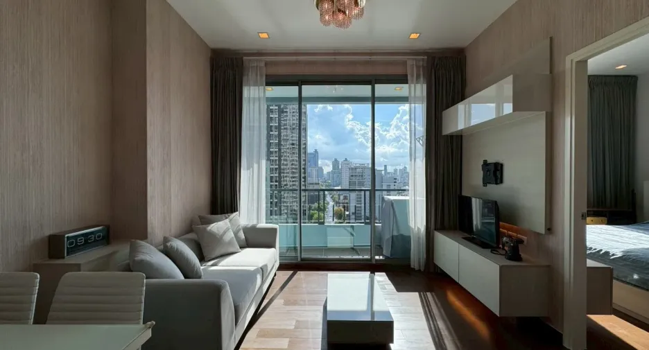 For rent 2 bedrooms condo in Watthana, Bangkok