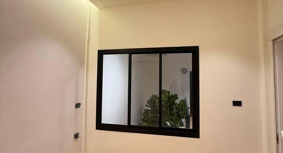 Casa adosada en venta de 3 habitaciones en Huai Khwang, Bangkok