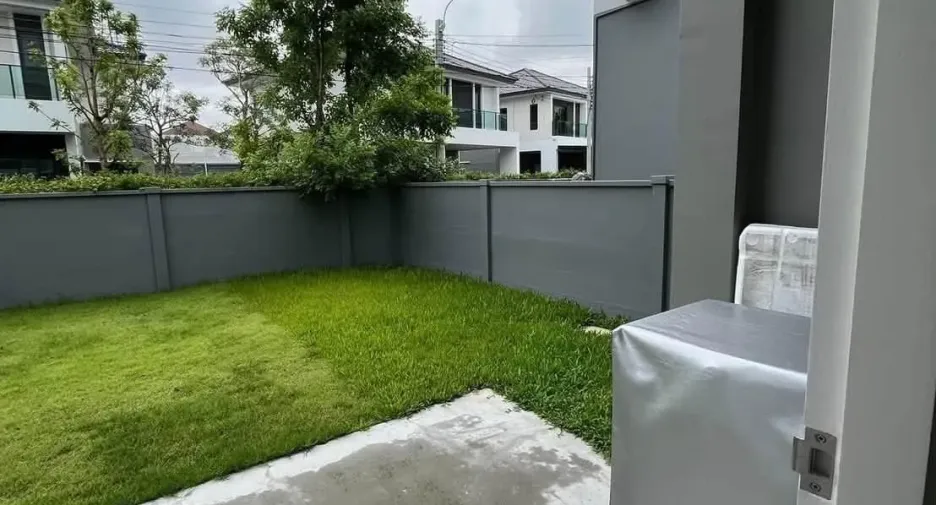 For sale 4 bedrooms house in Don Mueang, Bangkok