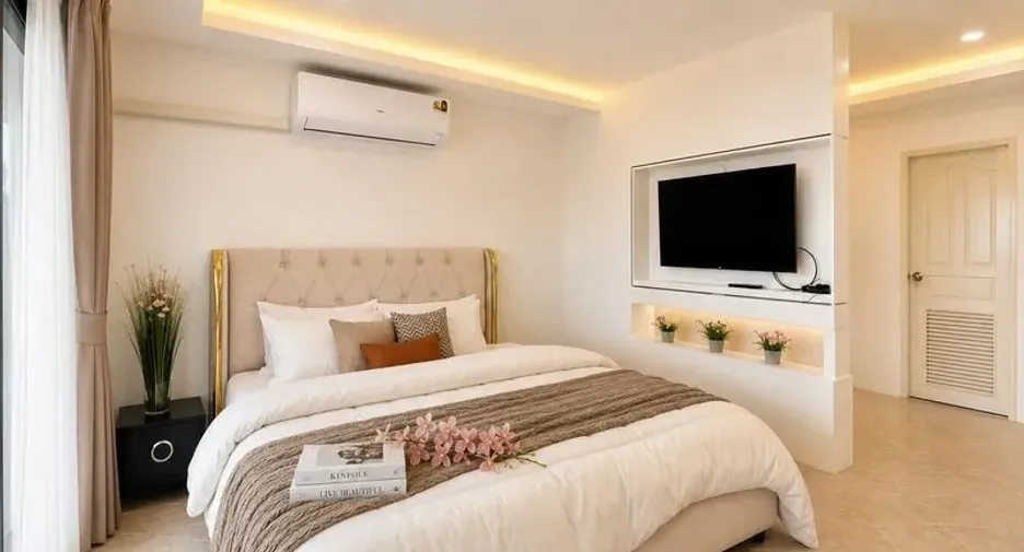 For rent 4 bedrooms villa in Bang Lamung, Chonburi