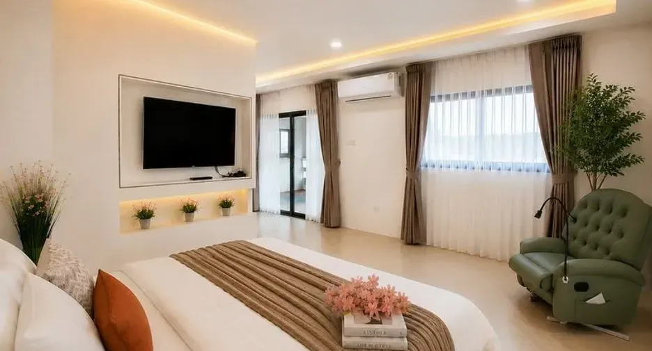 For rent 4 bedrooms villa in Bang Lamung, Chonburi