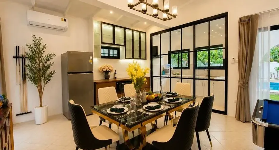 For rent 4 bedrooms villa in Bang Lamung, Chonburi