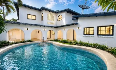 For rent 4 bedrooms villa in Bang Lamung, Chonburi