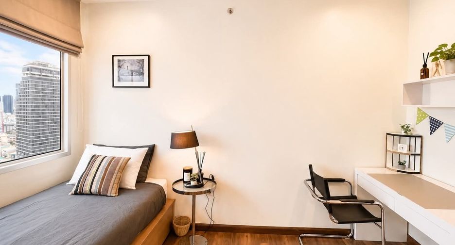 For rent 2 bedrooms condo in Ratchathewi, Bangkok