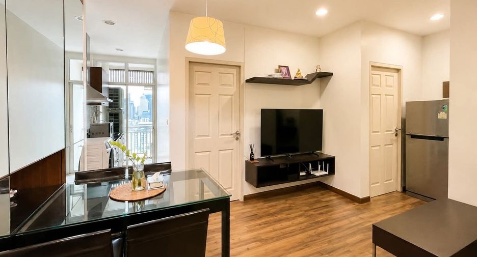 For rent 2 bedrooms condo in Ratchathewi, Bangkok