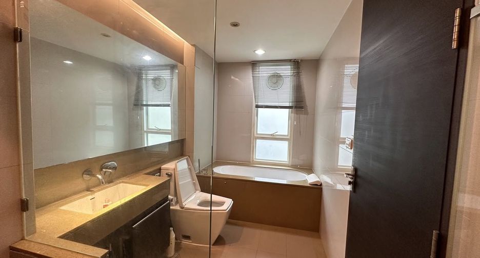 For sale 2 ベッドルーム condo in Pathum Wan, Bangkok