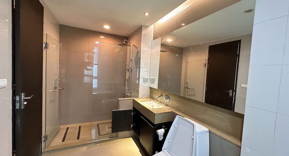 For sale 2 ベッドルーム condo in Pathum Wan, Bangkok