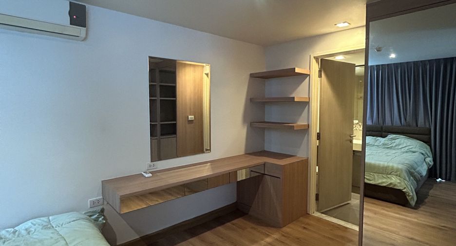 For rent 3 bedrooms condo in Watthana, Bangkok