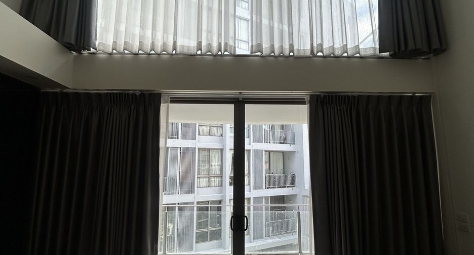 For rent 3 bedrooms condo in Watthana, Bangkok
