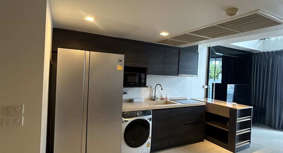 For rent 3 bedrooms condo in Watthana, Bangkok