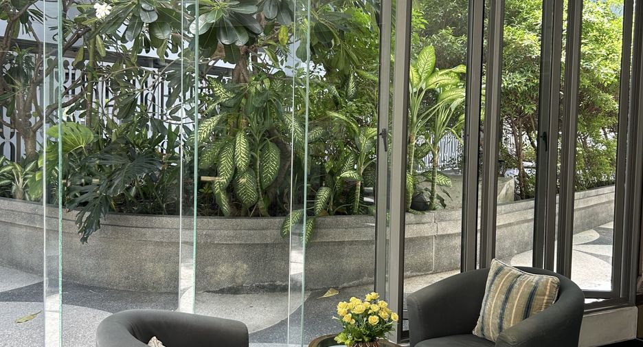 For rent 3 bedrooms condo in Watthana, Bangkok