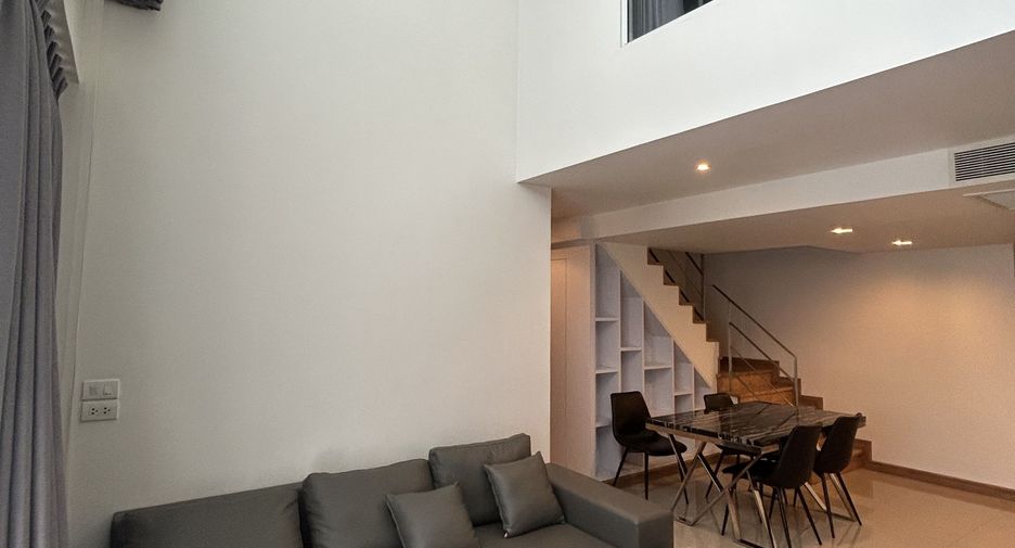 For rent 3 bedrooms condo in Watthana, Bangkok