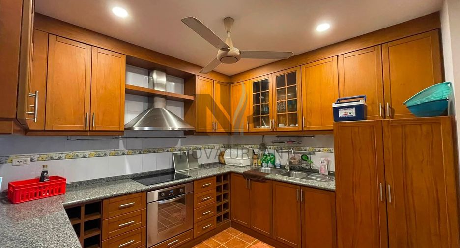 For sale and for rent 5 bedrooms villa in Jomtien, Pattaya