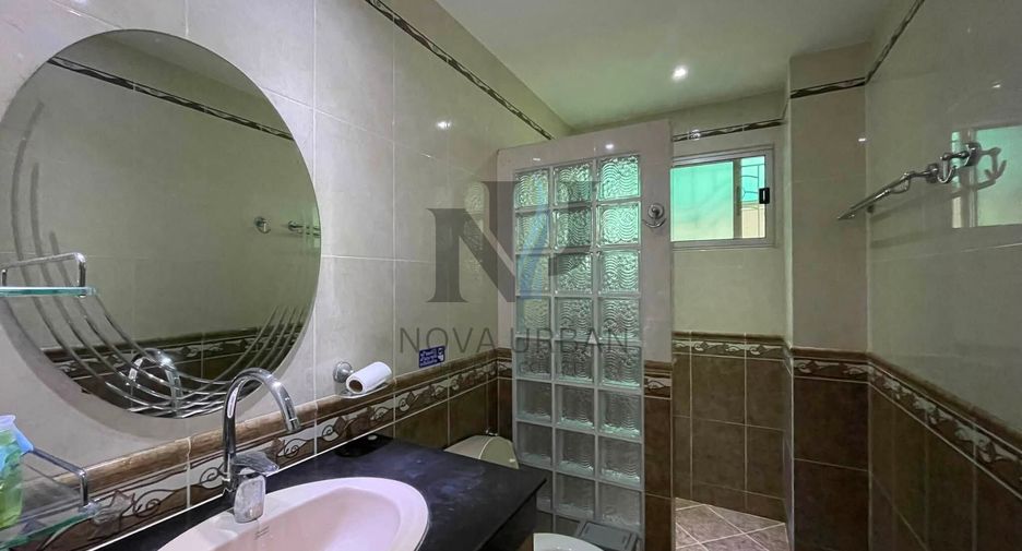 For sale and for rent 5 bedrooms villa in Jomtien, Pattaya