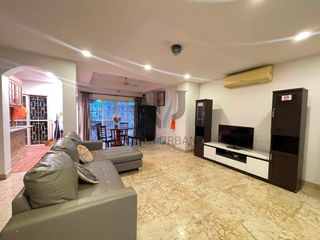 Villa en alquiler y en venta de 5 habitaciones en Bang Lamung, Chonburi