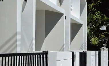 Reihenhaus zum Kauf mit 2 Zimmer in Mueang Phuket, Phuket