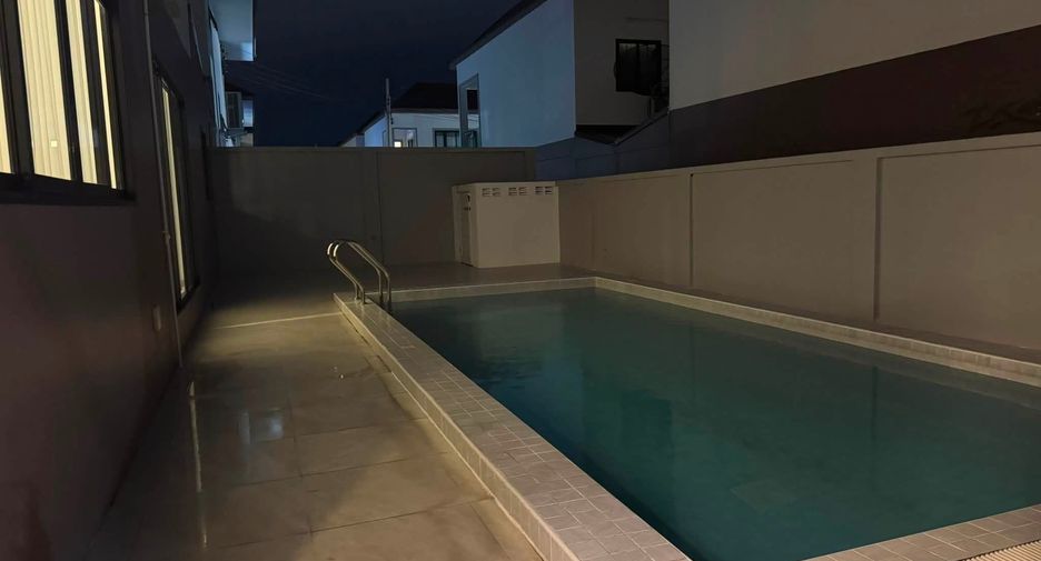 Haus zur Miete mit 5 Zimmer in Bang Lamung, Chonburi