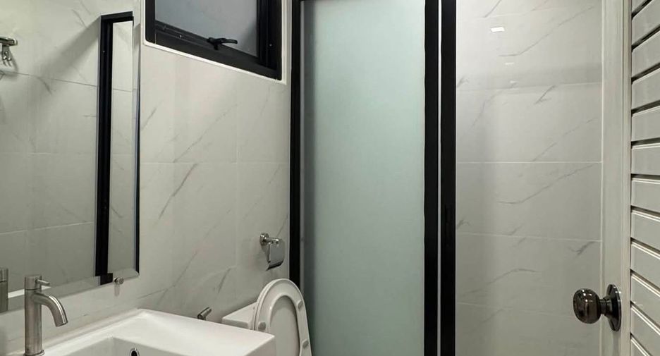 Haus zur Miete mit 5 Zimmer in Bang Lamung, Chonburi
