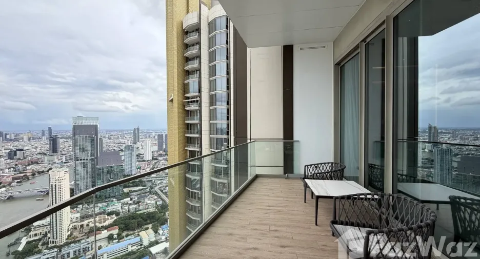 For sale 3 bedrooms condo in Khlong San, Bangkok