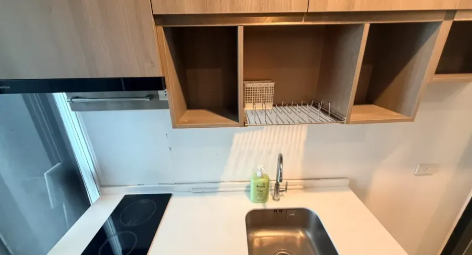 For sale 1 bed condo in Mueang Samut Prakan, Samut Prakan