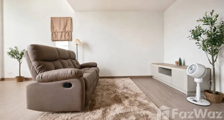 For sale 3 bedrooms house in Wang Thonglang, Bangkok