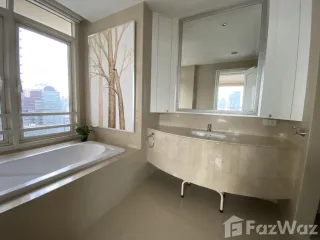 For rent 4 bedrooms condo in Watthana, Bangkok
