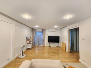 Haus zur Miete mit 3 Zimmer in Watthana, Bangkok