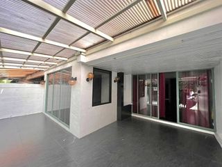Haus zur Miete mit 3 Zimmer in Watthana, Bangkok