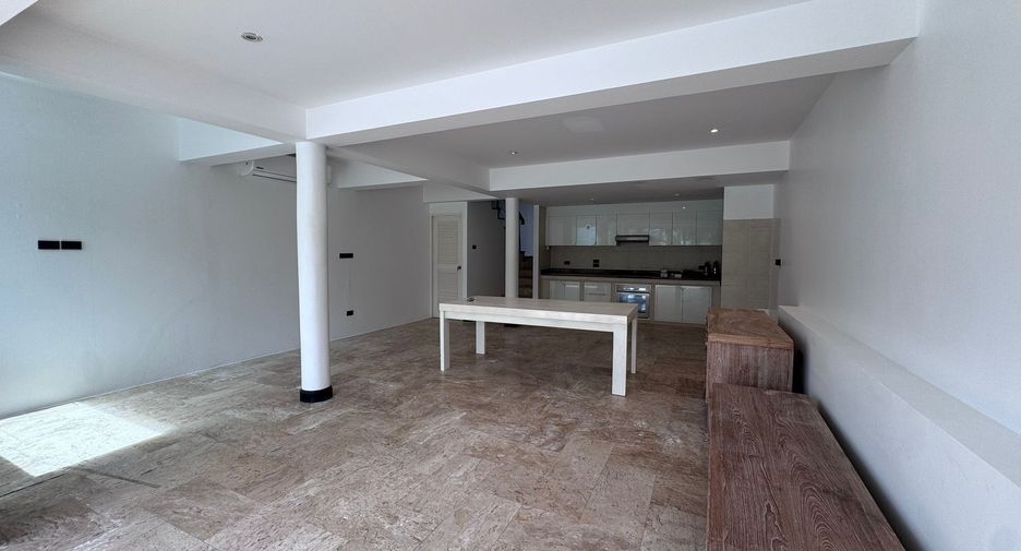 À vendre et à louer 3 chambres villa à Kathu, Phuket