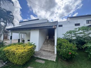 À vendre et à louer 3 chambres villa à Kathu, Phuket