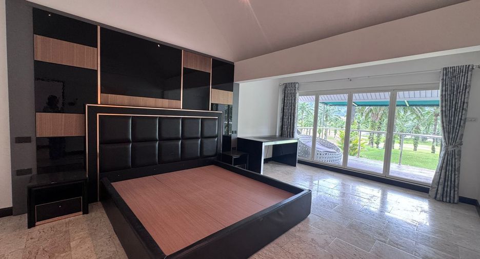 À vendre et à louer 3 chambres villa à Kathu, Phuket