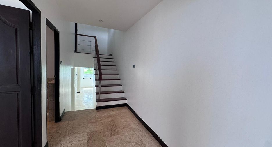 À vendre et à louer 3 chambres villa à Kathu, Phuket