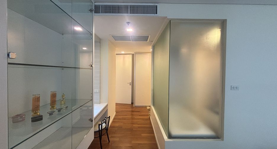 For sale 2 bedrooms condo in Sathon, Bangkok