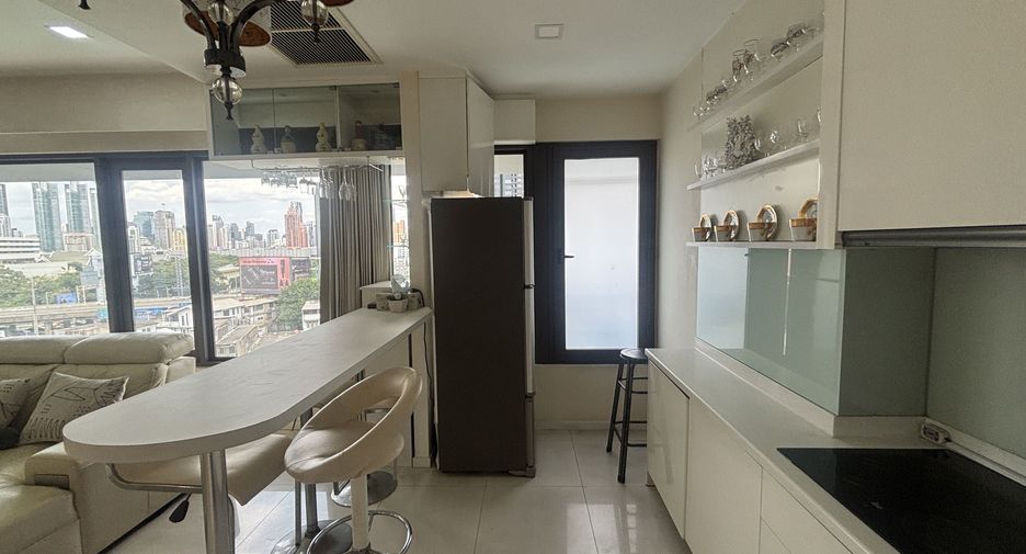 For sale 2 bedrooms condo in Sathon, Bangkok