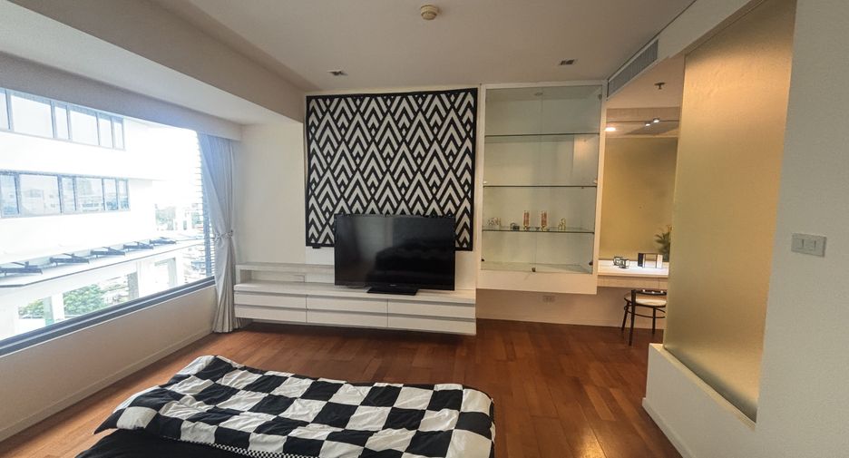 For sale 2 bedrooms condo in Sathon, Bangkok