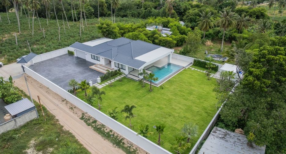 For sale 5 ベッドルーム house in Bang Lamung, Chonburi