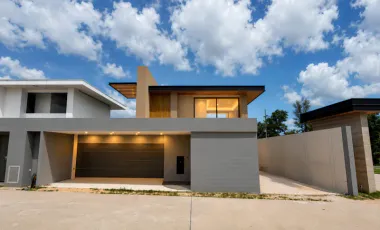 For sale 4 ベッドルーム house in Bang Lamung, Chonburi