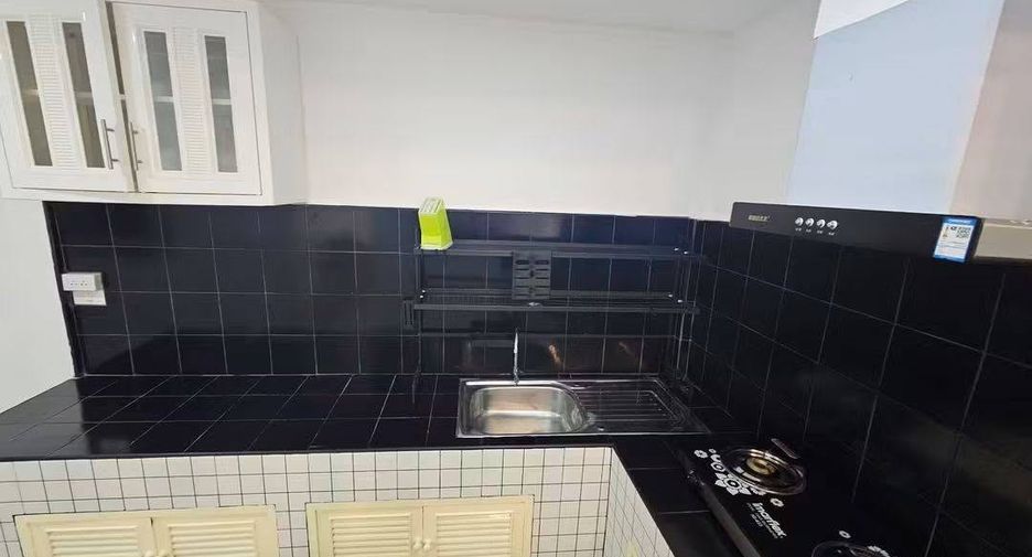 For rent 2 bedrooms townhouse in Bang Lamung, Chonburi