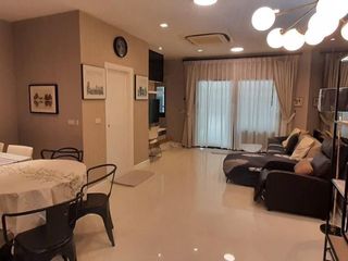 Casa adosada en venta de 4 habitaciones en Prawet, Bangkok