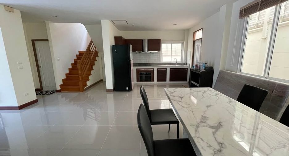 For rent 3 bedrooms house in Bang Lamung, Chonburi
