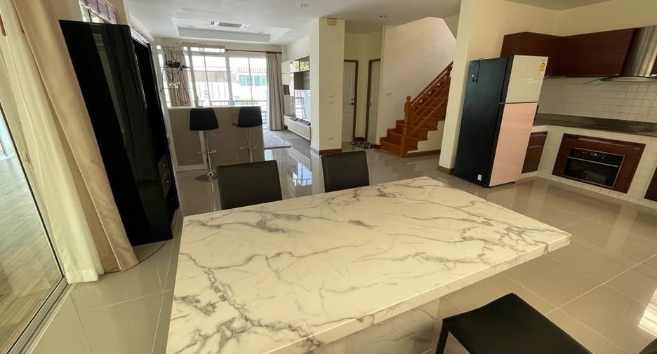 For rent 3 bedrooms house in Bang Lamung, Chonburi