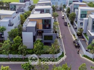 Haus zum Kauf mit 4 Zimmer in Saphan Sung, Bangkok