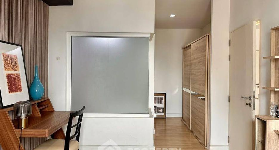For sale 1 Beds condo in Sathon, Bangkok